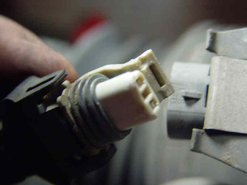 Fig. 5 Detail of wheel sensor connector.
